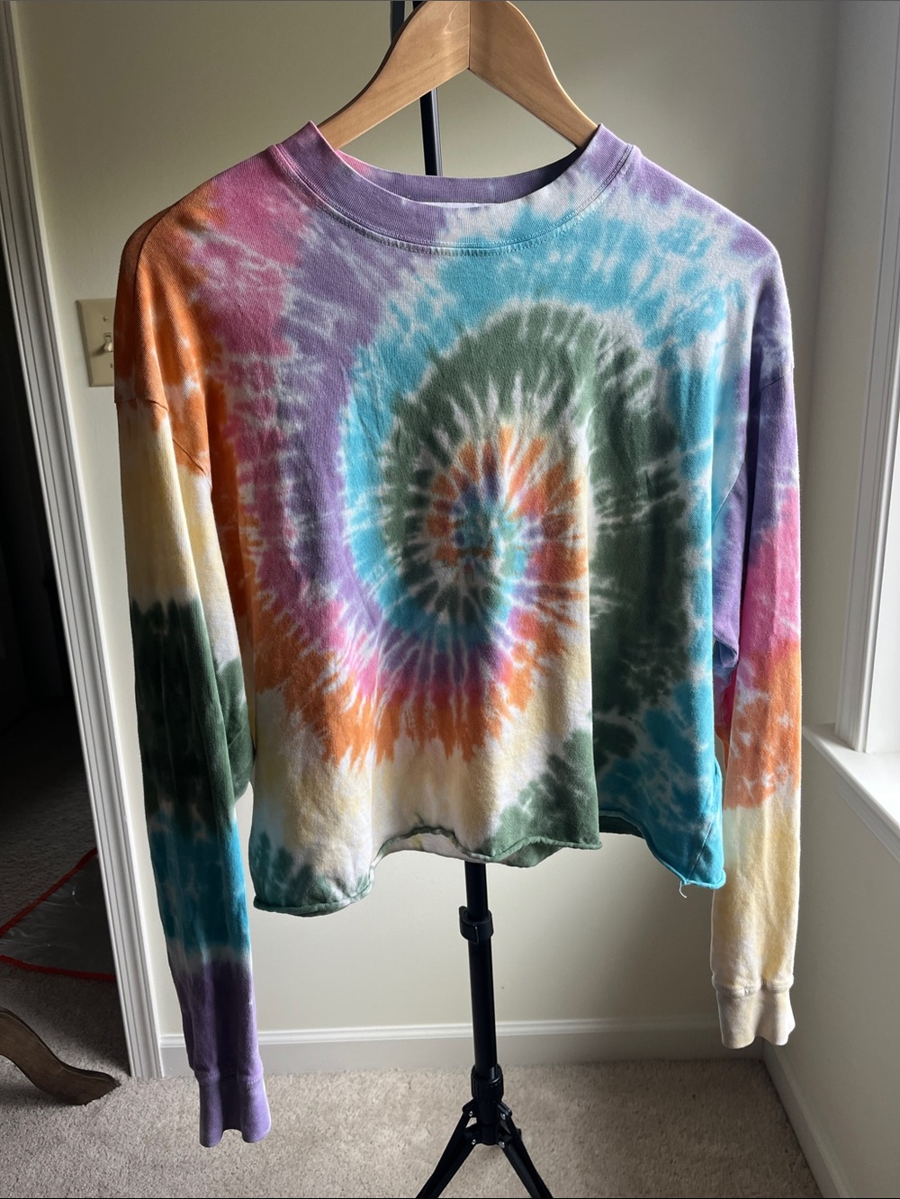 Daydreamer Tie Dye Crop Sweatshirt Pink Blue Orange Spiral Graphic Pullover